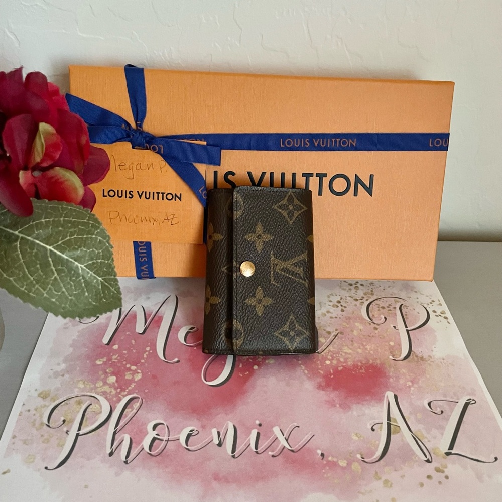 Louis Vuitton 6 key holder